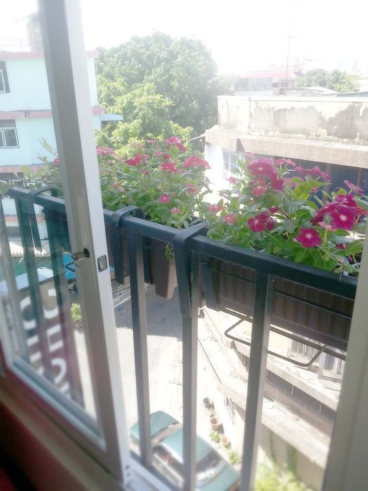PLOY Hostel Bangkok Exterior foto